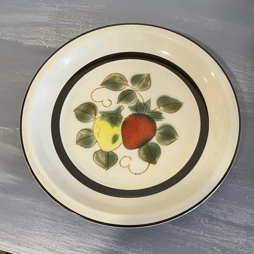 Vintage 1970's Sears 4112 Strawberries Strawberry Bread & Butter Plates Lot Of 4